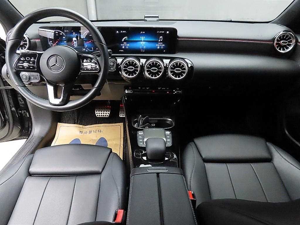 벤츠 A 클래스 A클래스 W177 A220 해치백 이미지 7