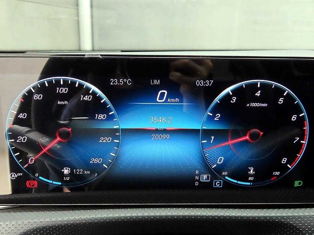 벤츠 A 클래스 A클래스 W177 A220 해치백 이미지 8