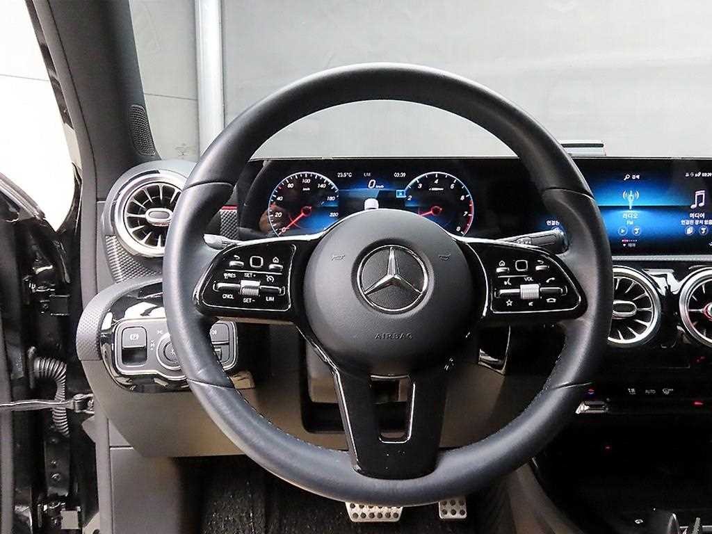 벤츠 A 클래스 A클래스 W177 A220 해치백 이미지 9