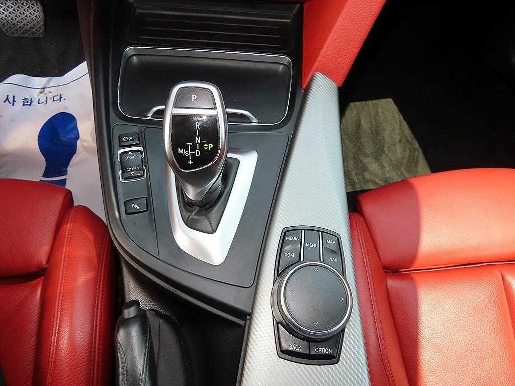 BMW 4시리즈 4시리즈 (F32) 420i 쿠페 M 스포츠 이미지 11
