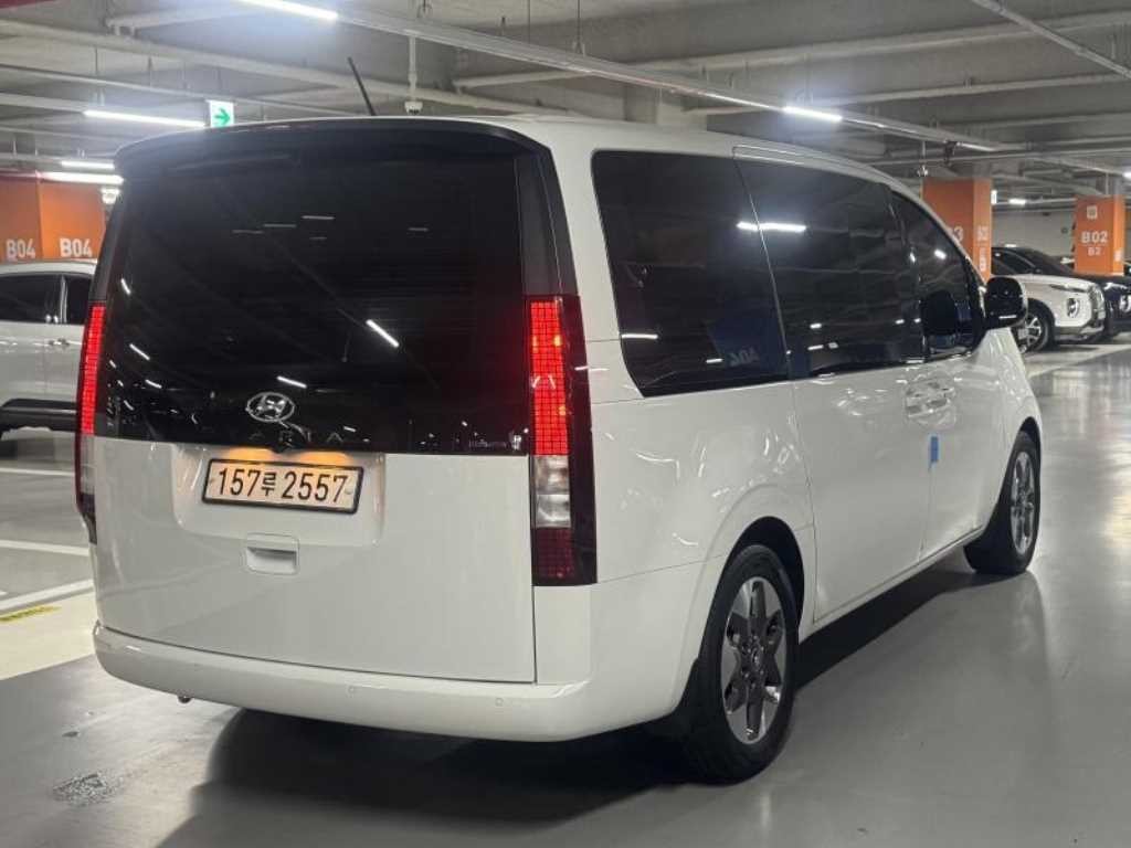 현대 스타리아 2WD 디젤 투어러 모던 9인승 이미지 2
