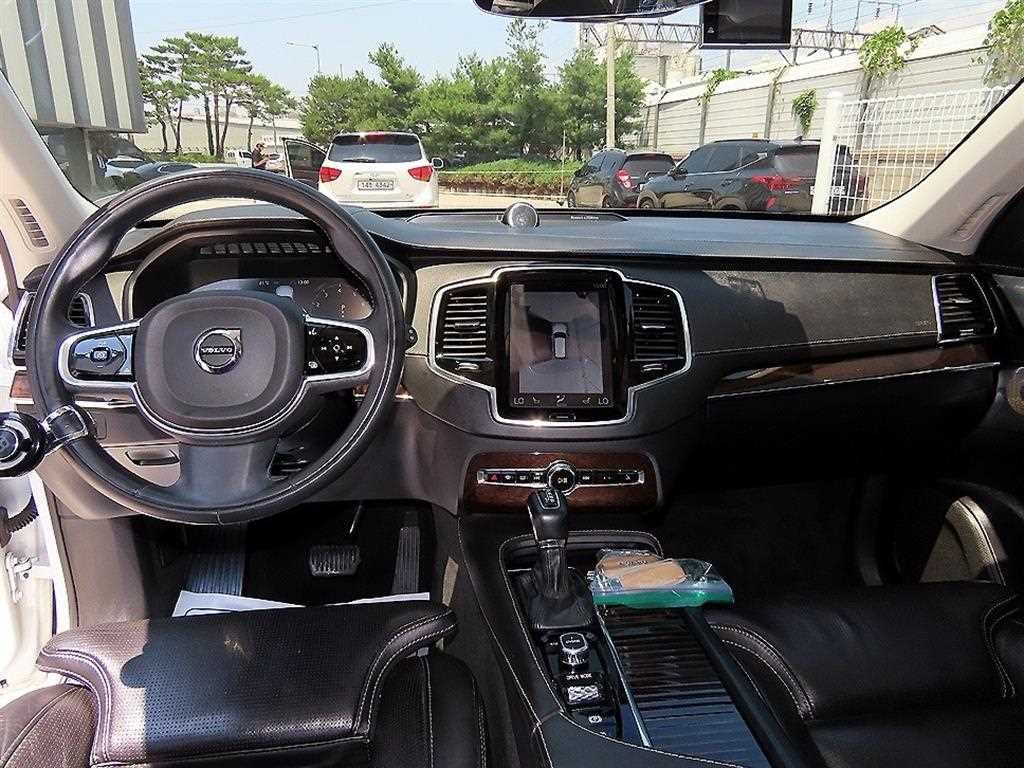 볼보 XC90 XC90 2세대 2.0 T6 AWD 인스크립션 이미지 7
