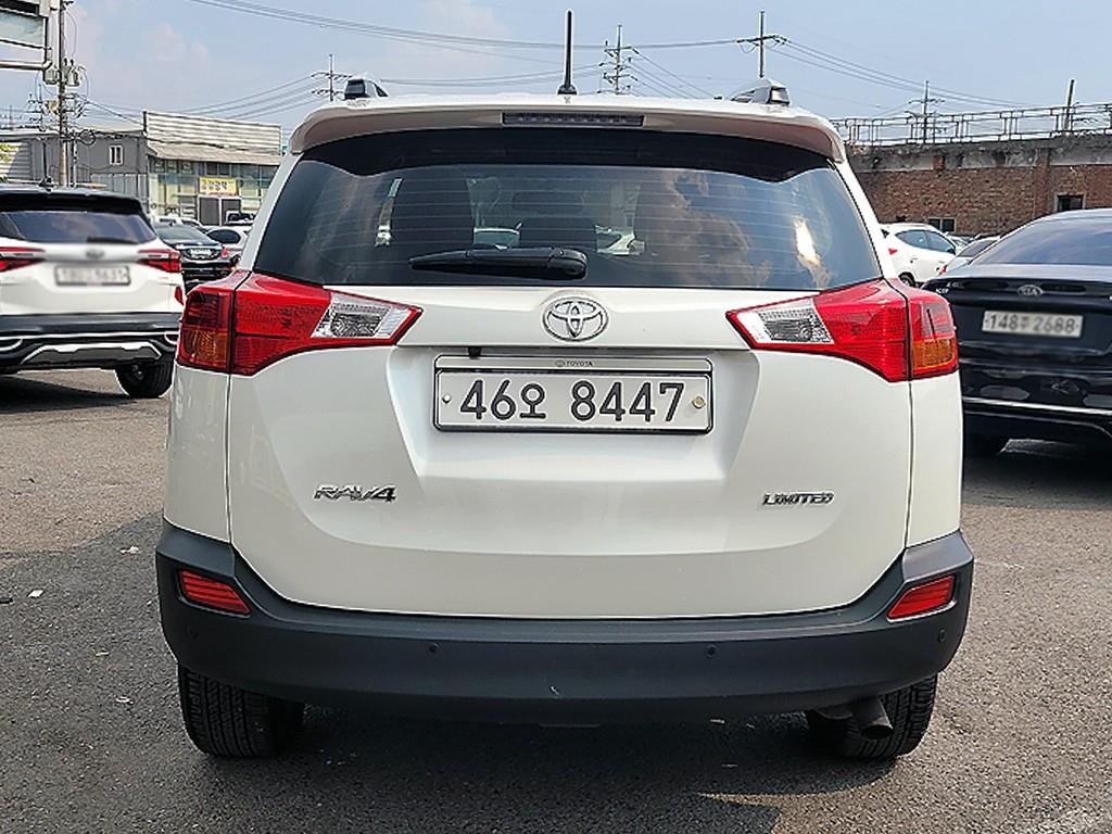 토요타 라브4 2.5 2WD 이미지 3