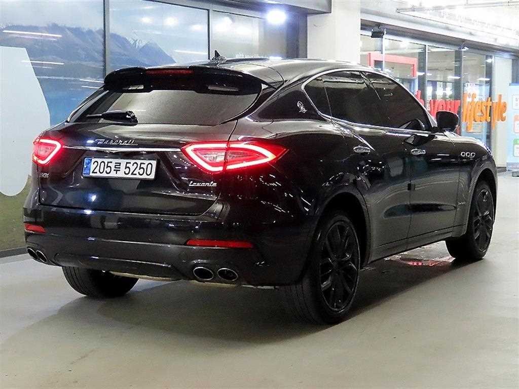 마세라티 르반떼 3.0 AWD 이미지 4