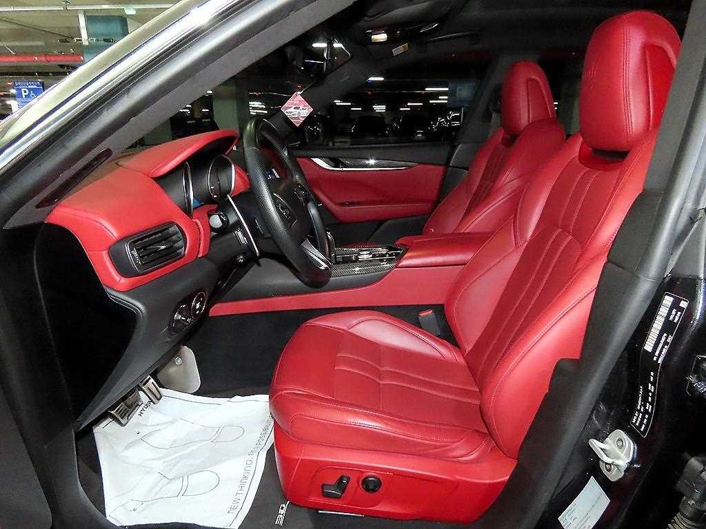 마세라티 르반떼 3.0 AWD 이미지 6