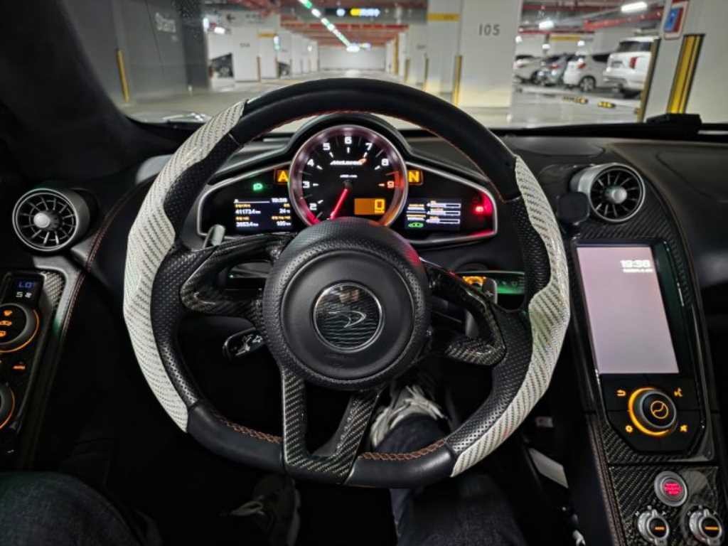 맥라렌 650S 3.8 스파이더 이미지 8