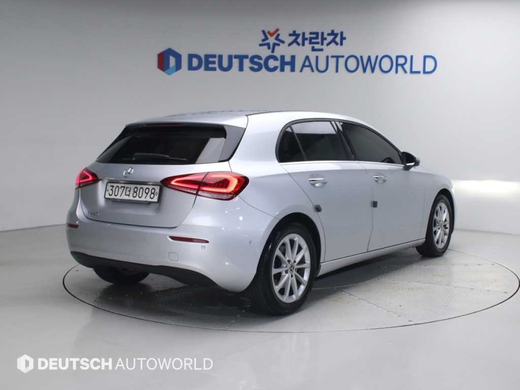 벤츠 A 클래스 A클래스 W177 A220 해치백 이미지 2