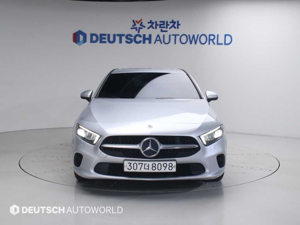 벤츠 A 클래스 A클래스 W177 A220 해치백 이미지 3