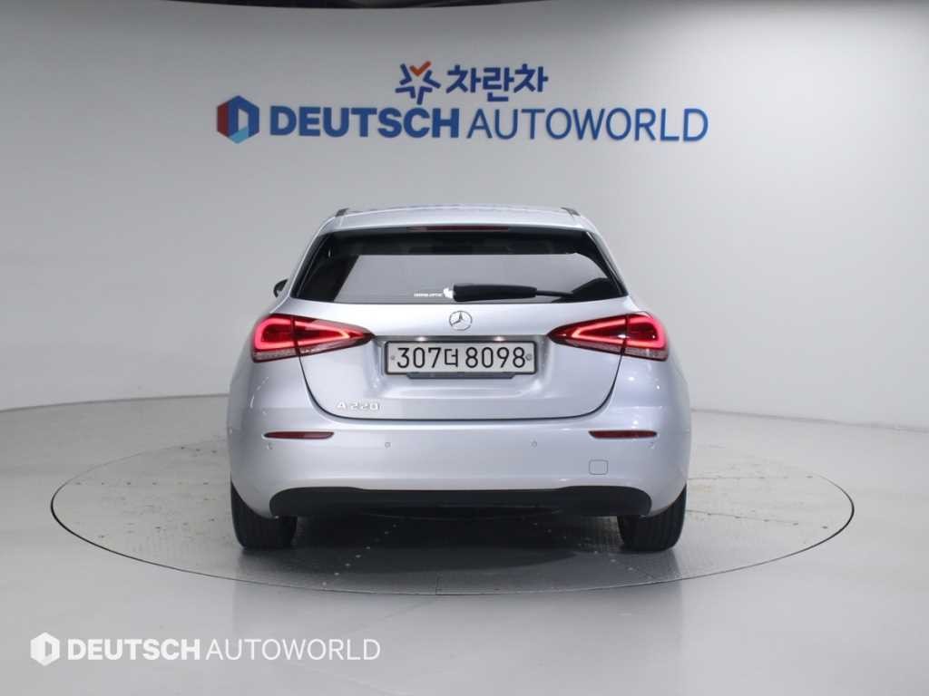 벤츠 A 클래스 A클래스 W177 A220 해치백 이미지 4