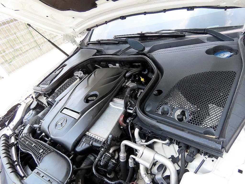 벤츠 E 클래스 E-클래스 W213 E300 4MATIC 아방가르드 이미지 19
