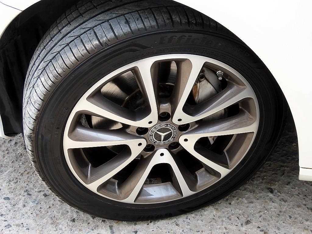 벤츠 E 클래스 E-클래스 W213 E300 4MATIC 아방가르드 이미지 20