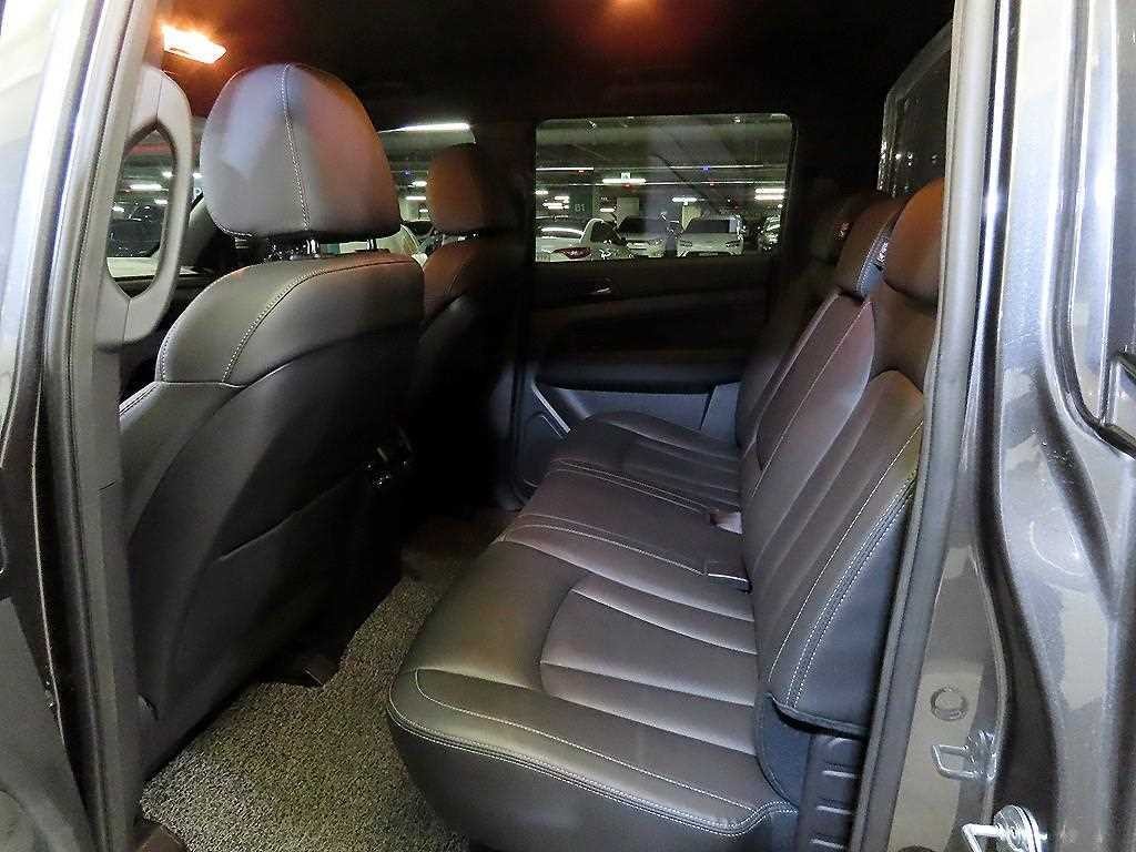 KG모빌리티(쌍용) 렉스턴 렉스턴 스포츠 칸 디젤 2.2 4WD 5링크 프레스티지 스페셜 이미지 7