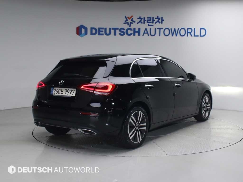 벤츠 A 클래스 A클래스 W177 A220 해치백 이미지 2