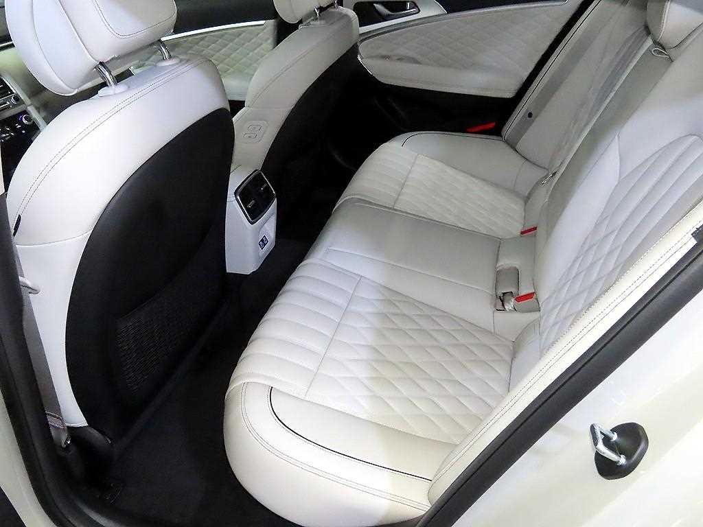 제네시스 G70 더 뉴 G70 가솔린 2.5T 4WD 기본형 이미지 7