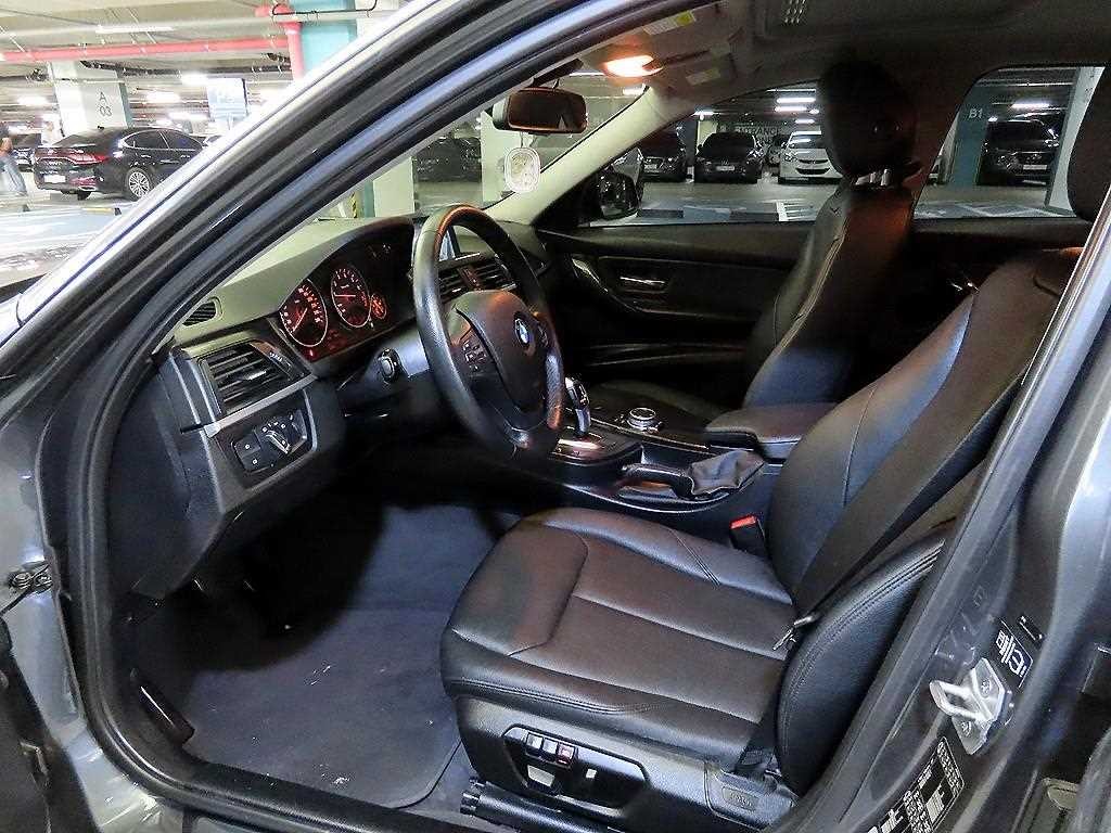 BMW 3시리즈 3시리즈 (F30) 320i 이미지 6