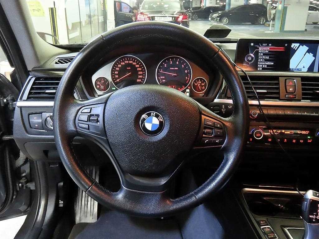 BMW 3시리즈 3시리즈 (F30) 320i 이미지 8