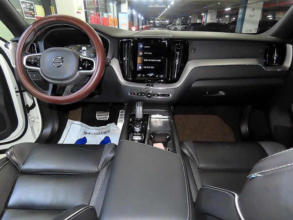 볼보 XC60 XC60(2세대) T8 AWD R-디자인 이미지 10