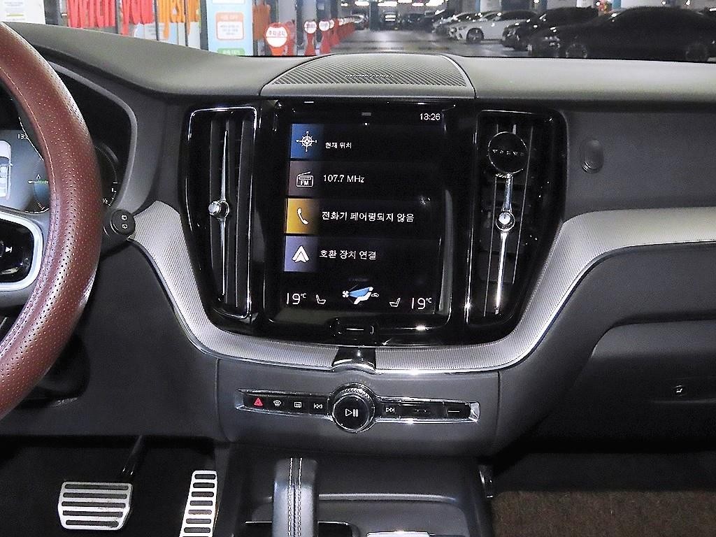 볼보 XC60 XC60(2세대) T8 AWD R-디자인 이미지 11