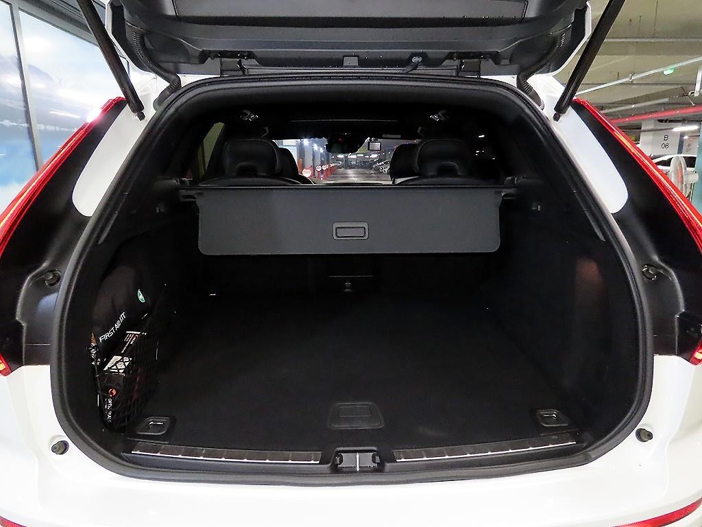 볼보 XC60 XC60(2세대) T8 AWD R-디자인 이미지 16