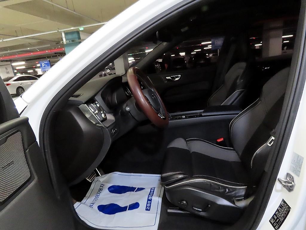 볼보 XC60 XC60(2세대) T8 AWD R-디자인 이미지 6