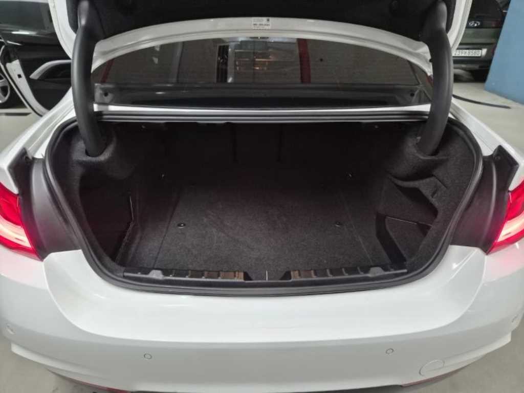 BMW 4시리즈 4시리즈 (F32) 420d 쿠페 M 스포츠 이미지 19