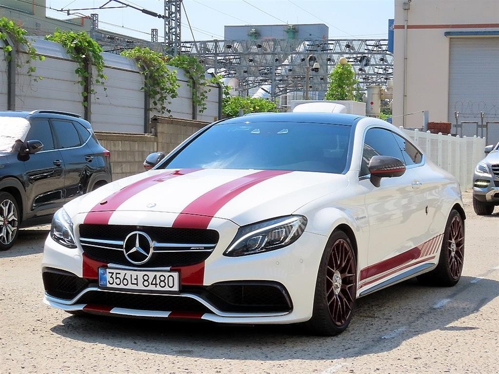 벤츠 C 클래스 C클래스 W205 C63 AMG 쿠페 이미지 2