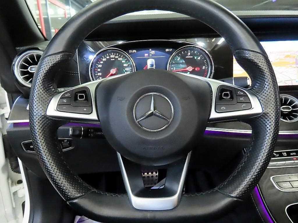 벤츠 E 클래스 E-클래스 W213 E220d 카브리올레 이미지 12