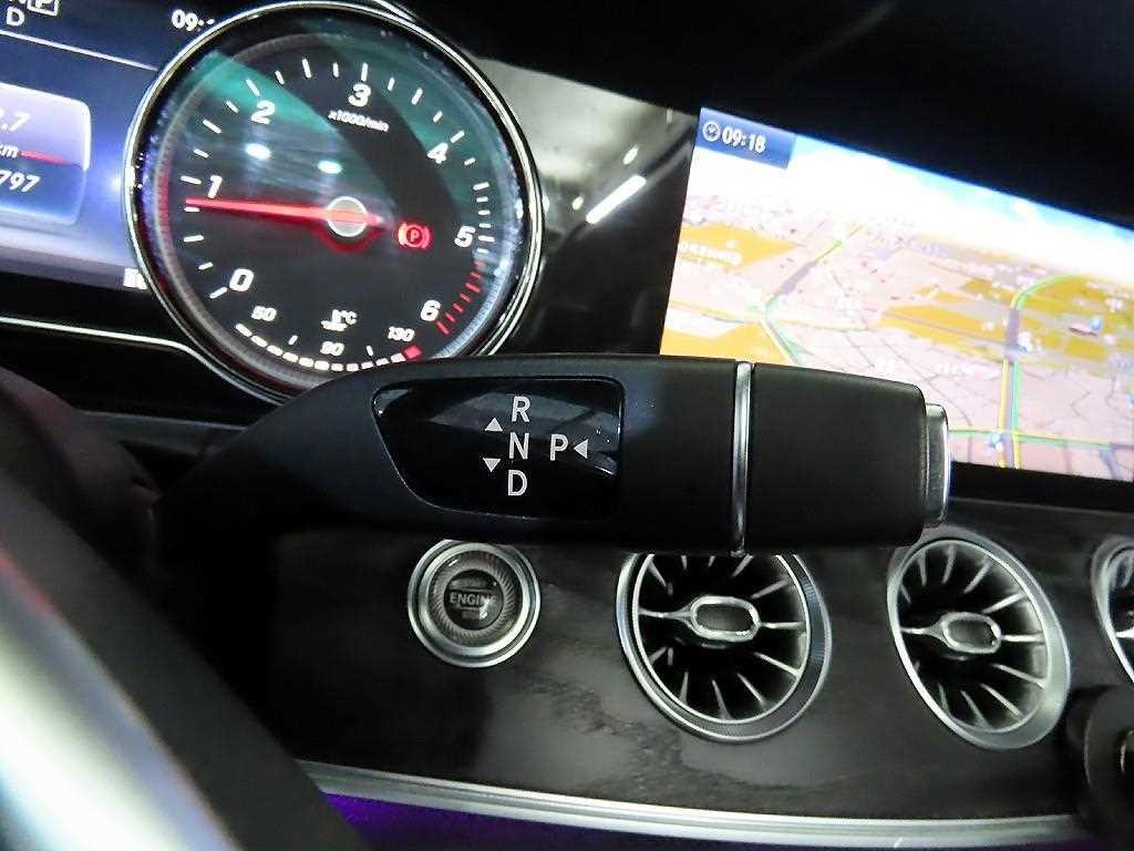 벤츠 E 클래스 E-클래스 W213 E220d 카브리올레 이미지 16