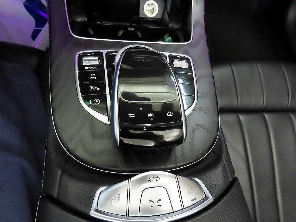 벤츠 E 클래스 E-클래스 W213 E220d 카브리올레 이미지 17
