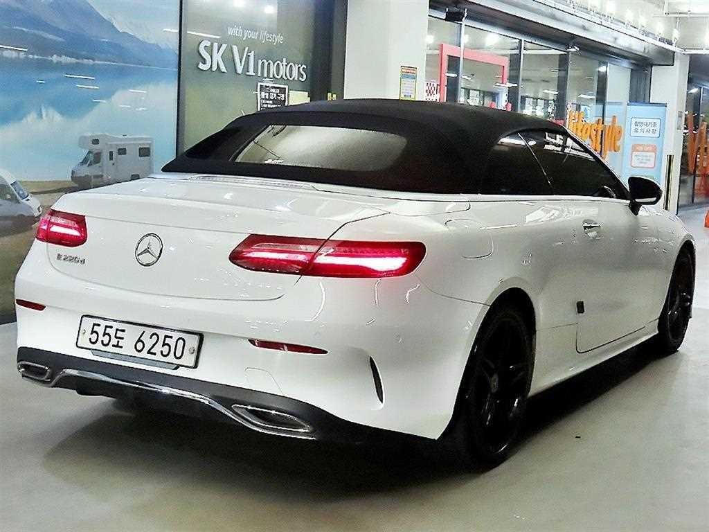 벤츠 E 클래스 E-클래스 W213 E220d 카브리올레 이미지 4
