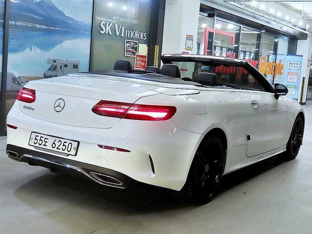 벤츠 E 클래스 E-클래스 W213 E220d 카브리올레 이미지 9