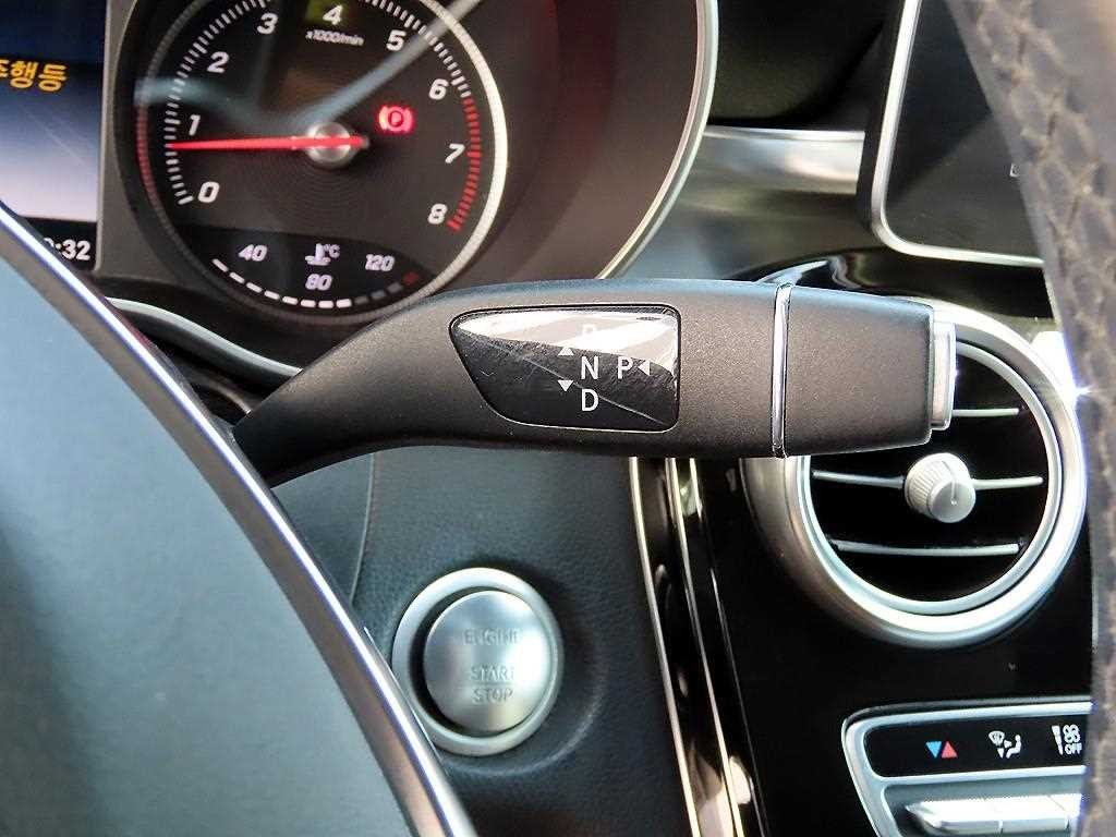 벤츠 C 클래스 C클래스 W205 C200 쿠페 이미지 11