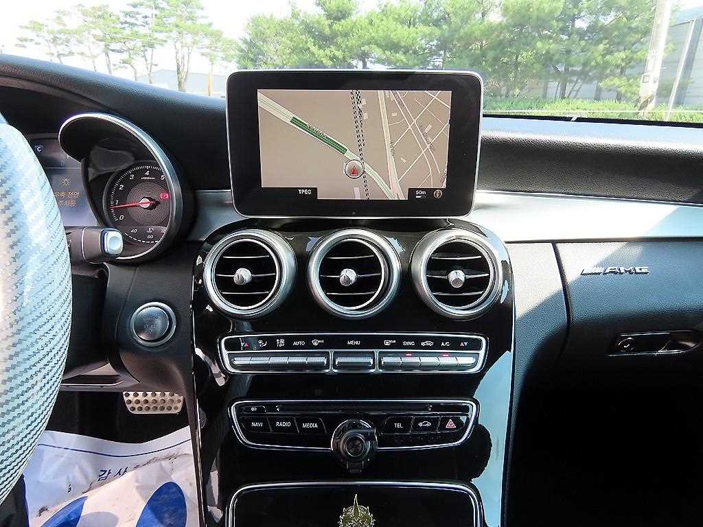 벤츠 C 클래스 C클래스 W205 C200 쿠페 이미지 15