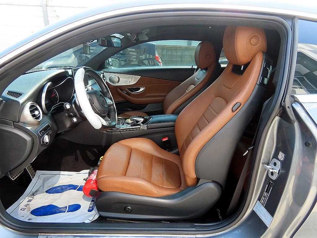 벤츠 C 클래스 C클래스 W205 C200 쿠페 이미지 5