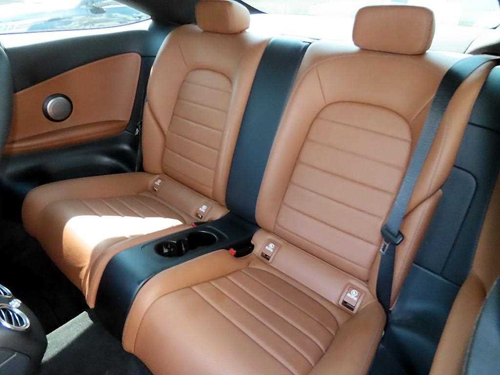 벤츠 C 클래스 C클래스 W205 C200 쿠페 이미지 6