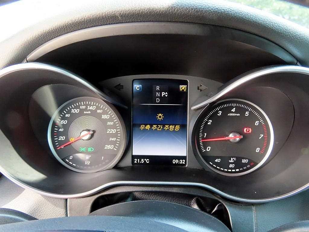벤츠 C 클래스 C클래스 W205 C200 쿠페 이미지 9