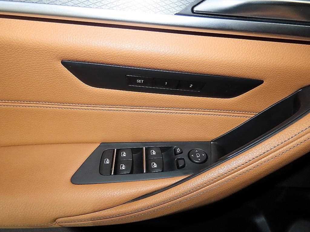 BMW 5시리즈 5시리즈 (G30) 530i M 스포츠 이미지 13