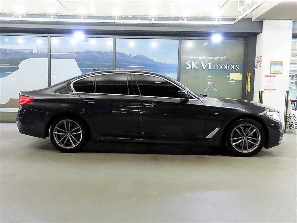 BMW 5시리즈 5시리즈 (G30) 530i M 스포츠 이미지 3