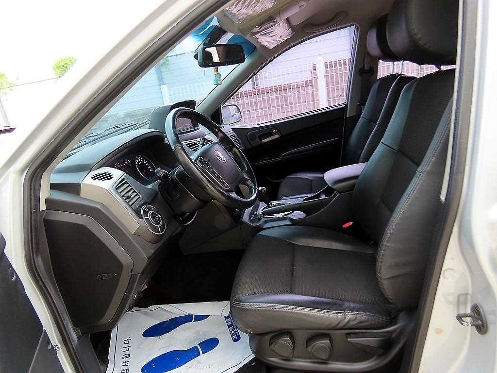 KG모빌리티(쌍용) 코란도 코란도스포츠 디젤 4WD CX7 패션 이미지 5