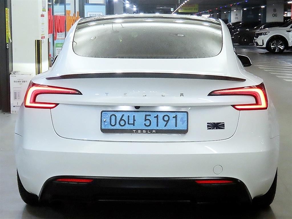 테슬라 모델 3 퍼포먼스 이미지 5