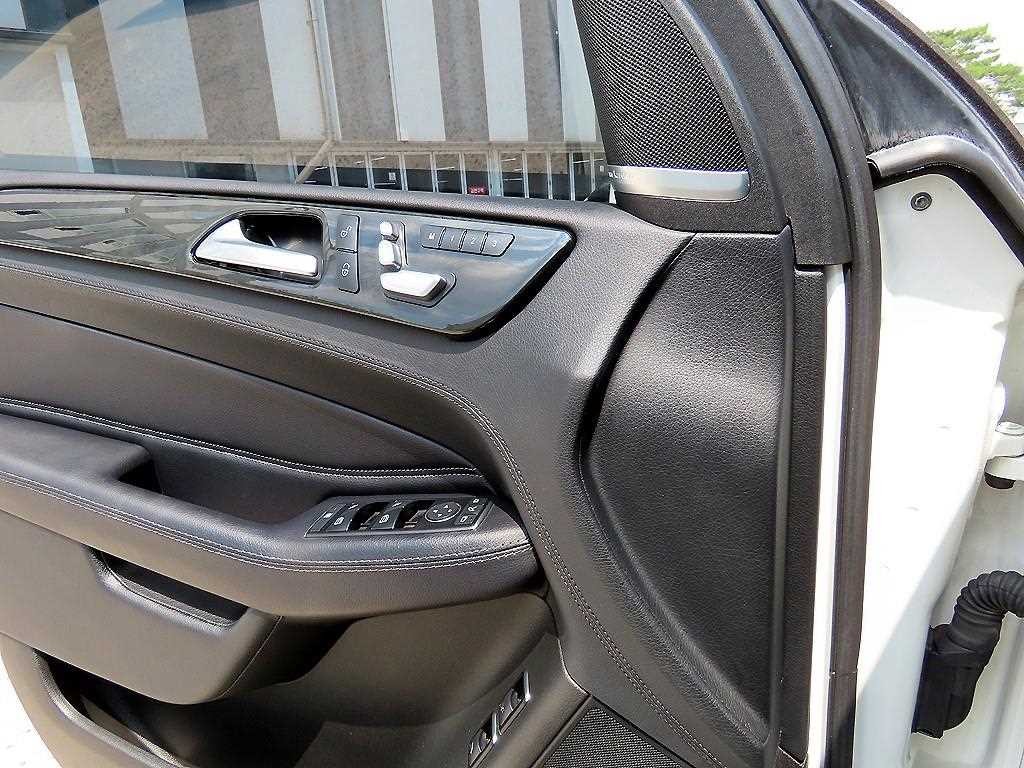 벤츠 GLS 클래스 GLS클래스 X166 GLS350 D 4MATIC 이미지 11