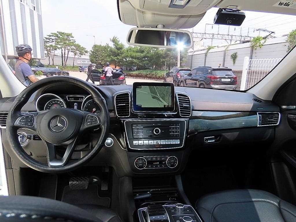 벤츠 GLS 클래스 GLS클래스 X166 GLS350 D 4MATIC 이미지 7