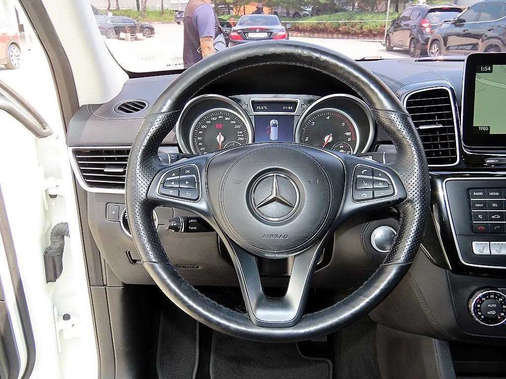 벤츠 GLS 클래스 GLS클래스 X166 GLS350 D 4MATIC 이미지 8
