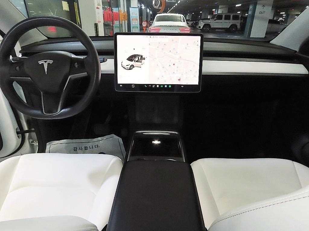 테슬라 모델 Y 롱 레인지 이미지 10
