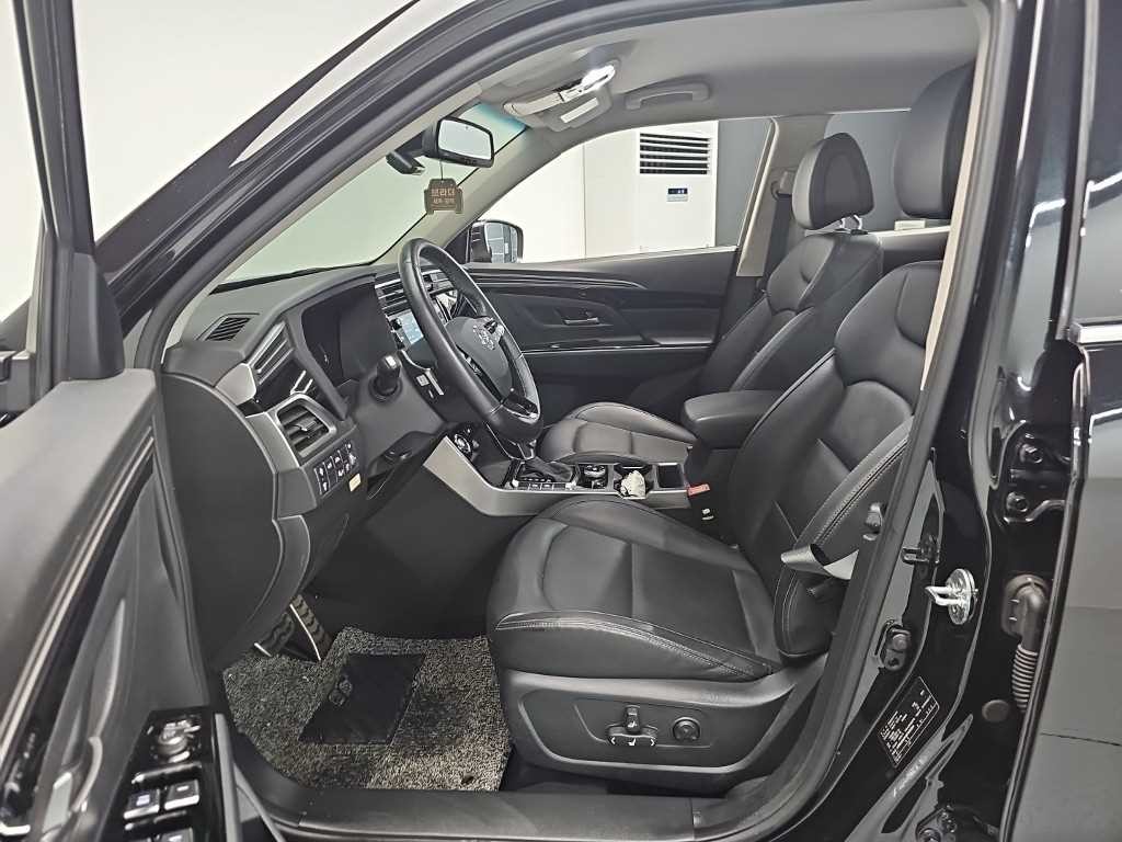 KG모빌리티(쌍용) 코란도 뷰티풀코란도 2WD 디젤 1.6 C5 플러스 이미지 11