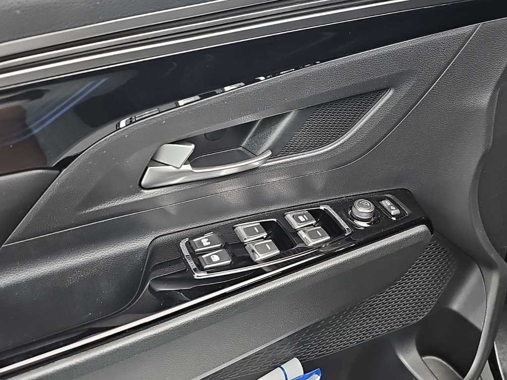 KG모빌리티(쌍용) 코란도 뷰티풀코란도 2WD 디젤 1.6 C5 플러스 이미지 16