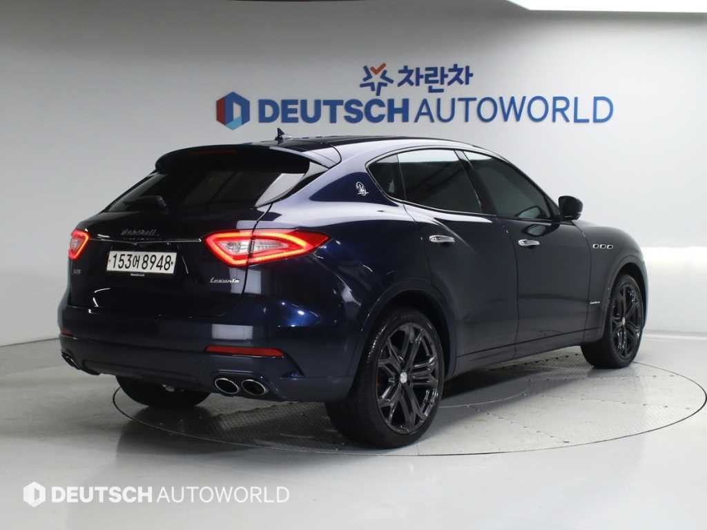 마세라티 르반떼 3.0 S AWD 그란루쏘 이미지 3
