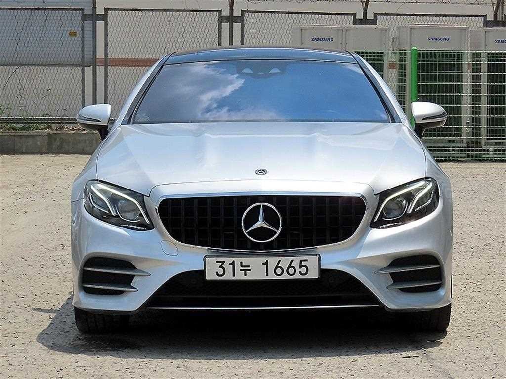 벤츠 E 클래스 E-클래스 W213 E220d 쿠페 이미지 2