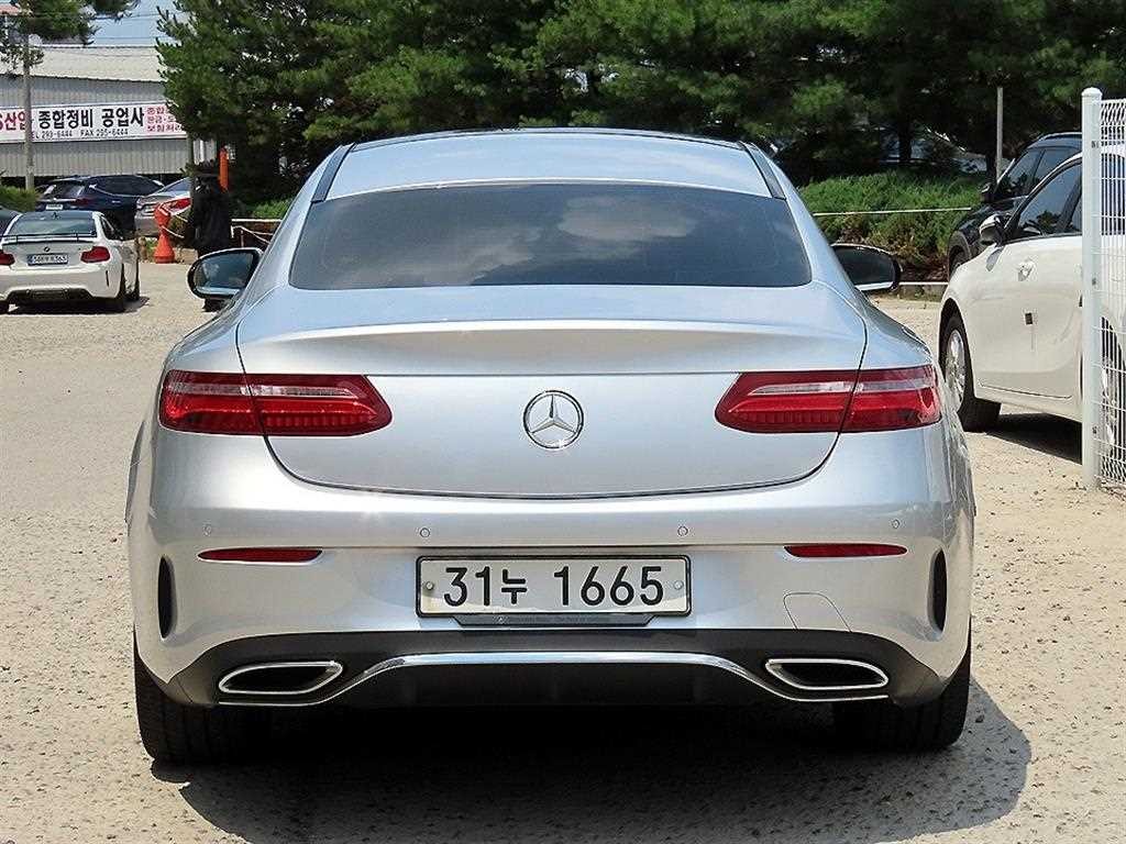 벤츠 E 클래스 E-클래스 W213 E220d 쿠페 이미지 4