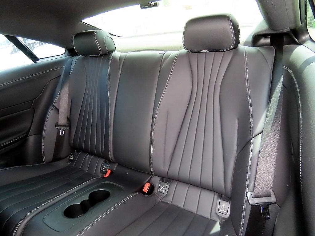 벤츠 E 클래스 E-클래스 W213 E220d 쿠페 이미지 6